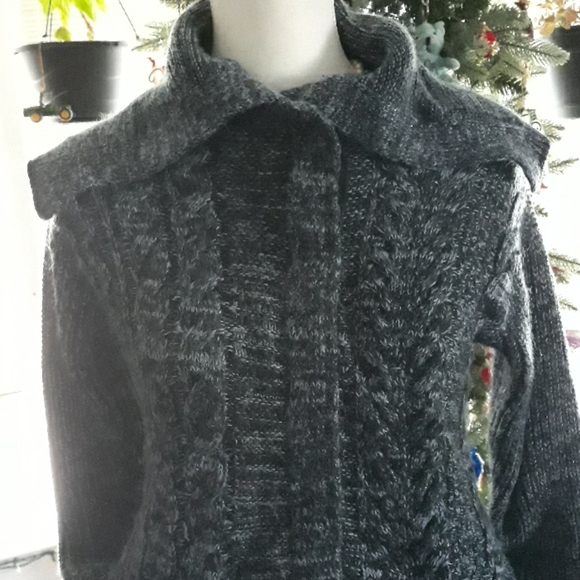 Simply Vera Vera Wang blue snap button sweater - Picture 2 of 8